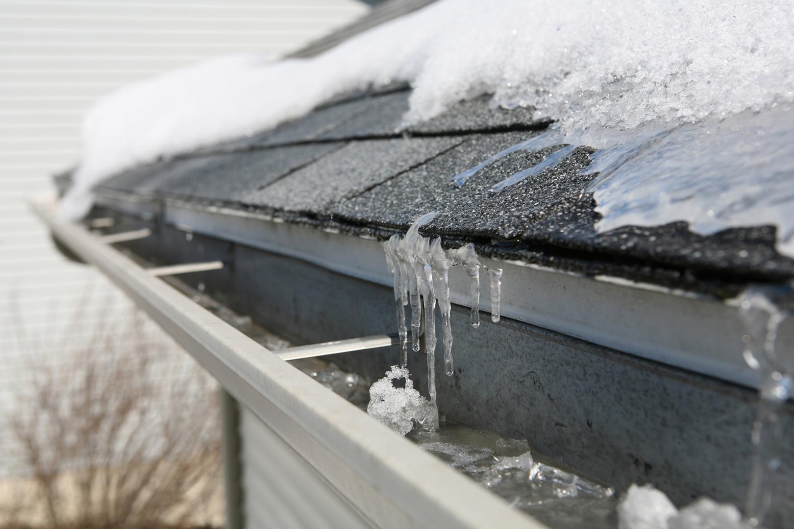 Déneigement de toiture Magog